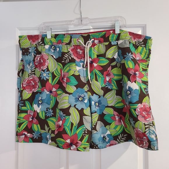 Marks and Spencer tropical swim trunks - Picture 7 of 7